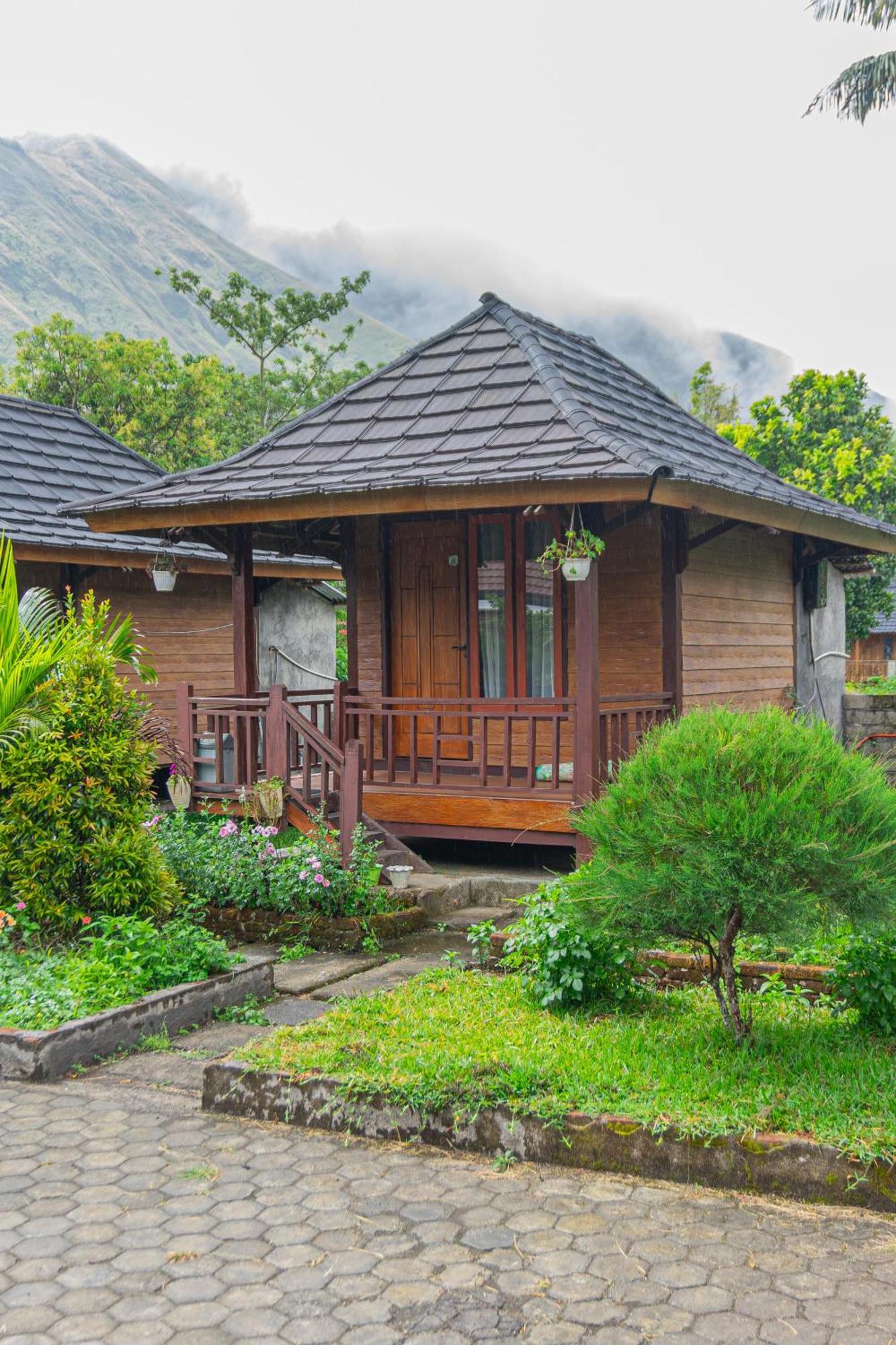 Puncak Rinjani Lodge Sembalunlawang Eksteriør billede
